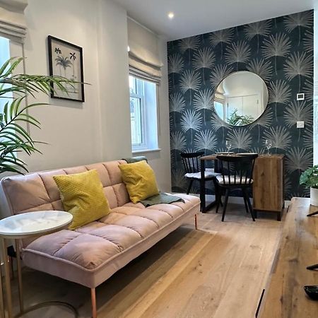 Contemporary Pied A Terre In The Heart Of Bath Apartment Luaran gambar