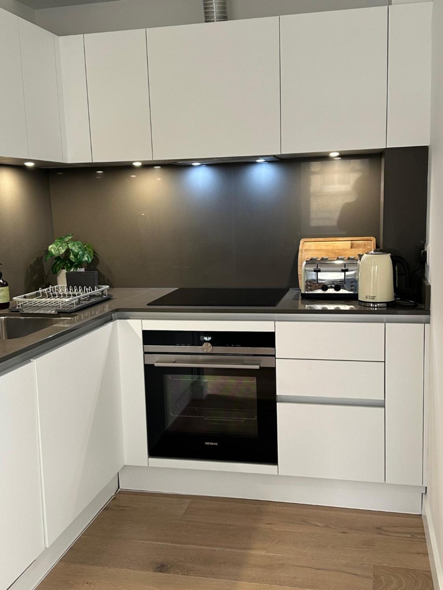 Contemporary Pied A Terre In The Heart Of Bath Apartment Luaran gambar
