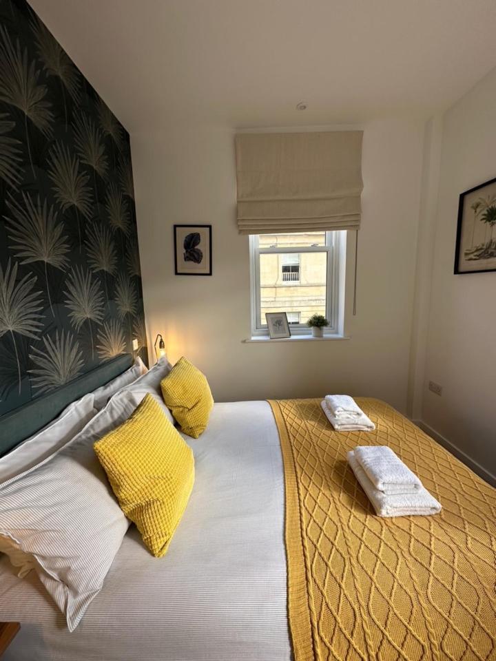 Contemporary Pied A Terre In The Heart Of Bath Apartment Luaran gambar